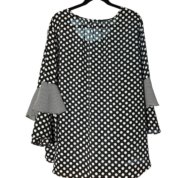CATO Black White Polka Dot Ruffle Bell Sleeve Top Sz 26/28W - Picture 4 of 4